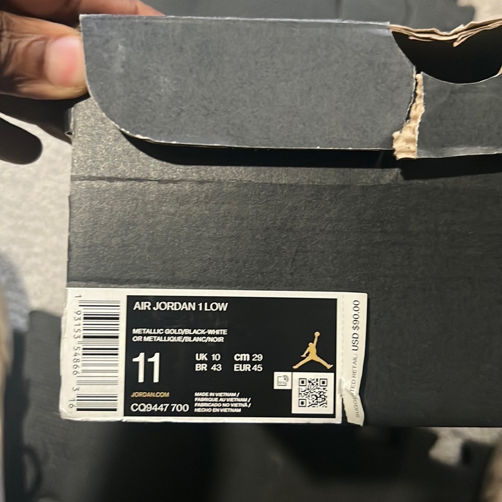 Air Jordan 1 Low Metallic Gold/Black-White, 2 wears, discolor in sole. Size 11